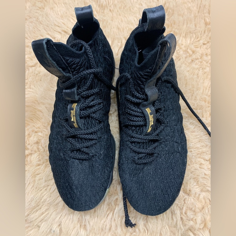 Nike LeBron XV Sneakers